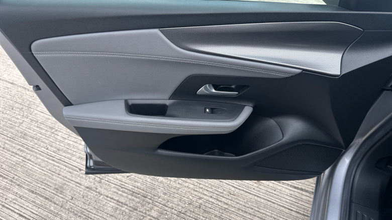 Vauxhall Mokka 100kW Elite Premium 50kWh 5dr Auto Electric Hatchback